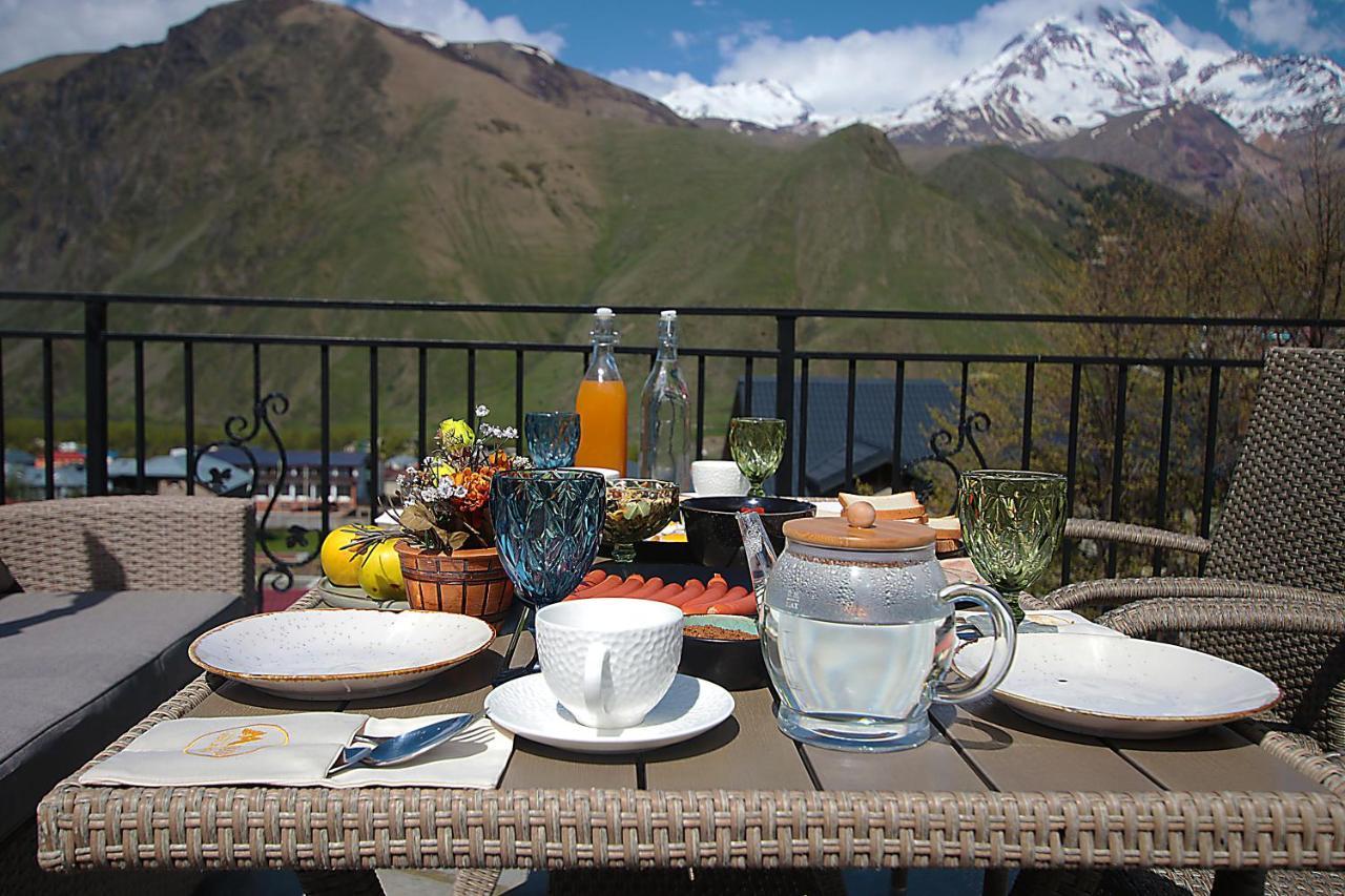 Mood Hotel Kazbegi Exterior foto