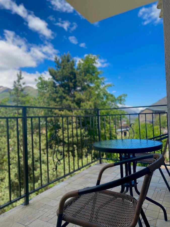 Mood Hotel Kazbegi Exterior foto
