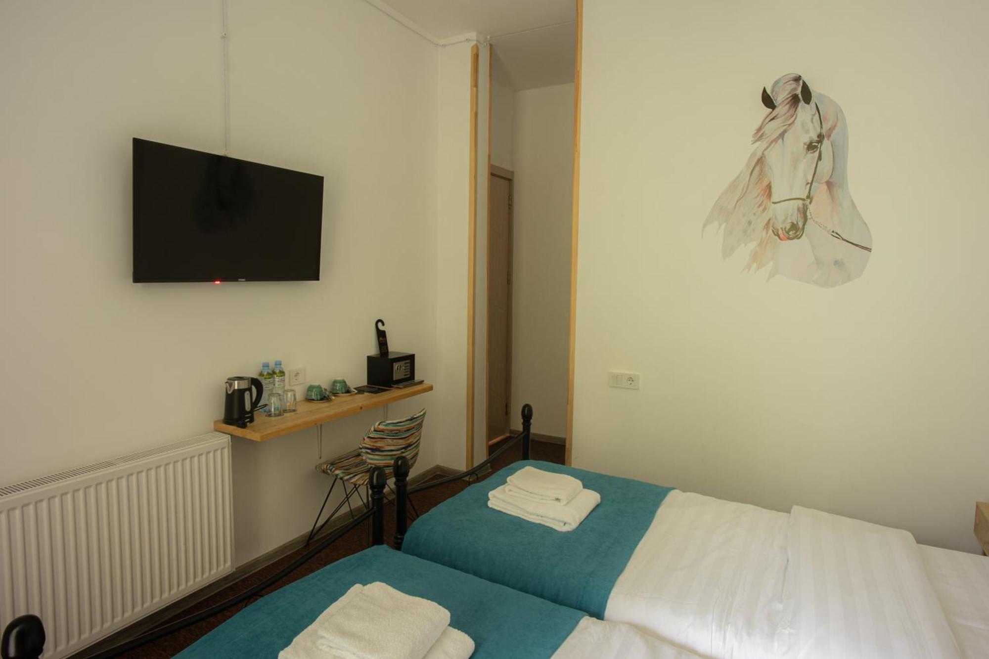 Mood Hotel Kazbegi Exterior foto