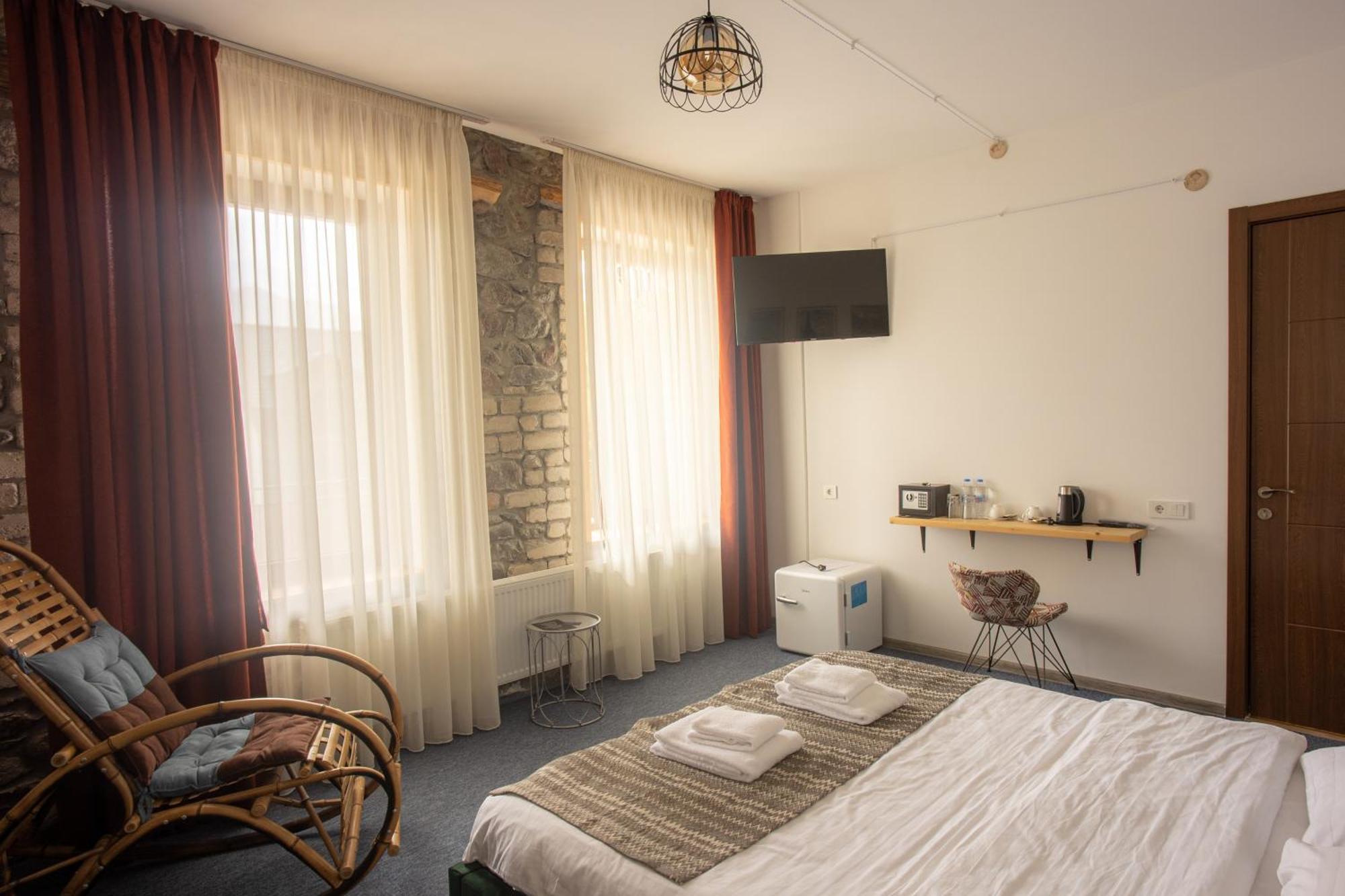 Mood Hotel Kazbegi Exterior foto